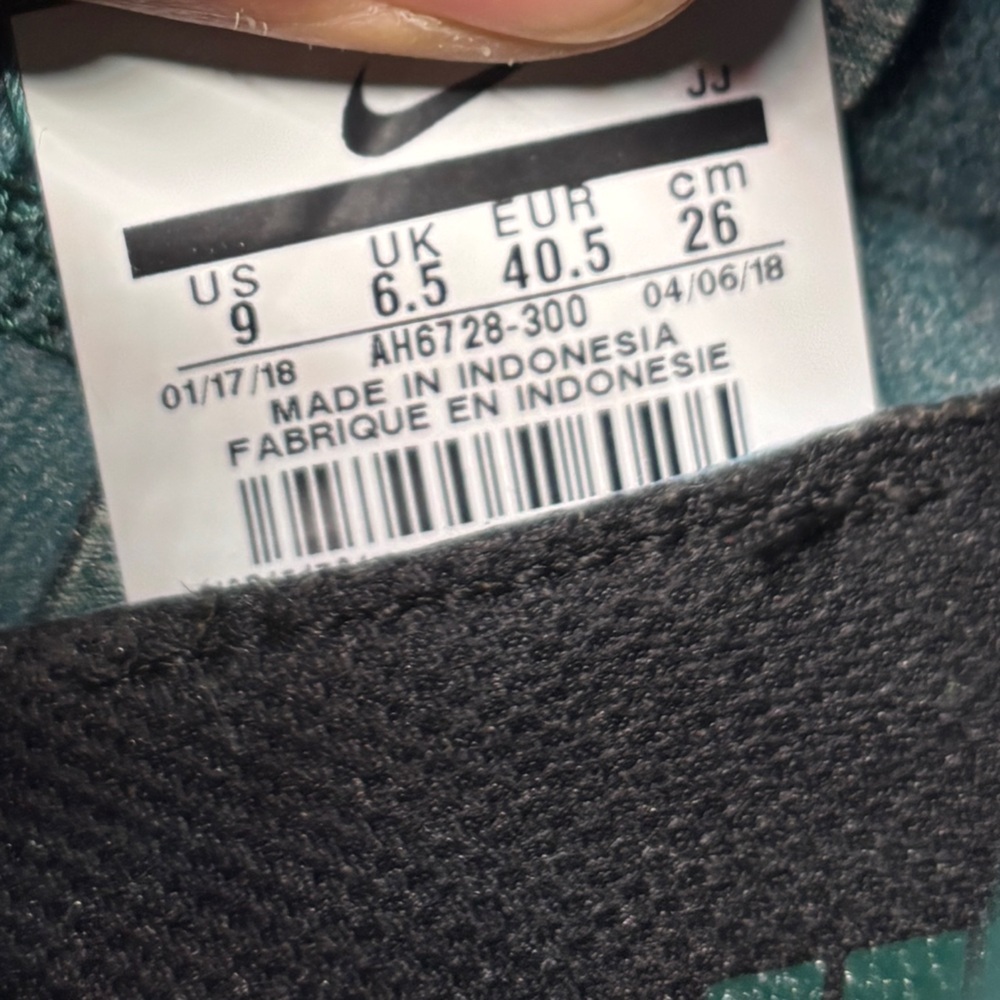 Nike Free RN CMTR 18 Varsity in the Rainforest/Black men’s size 9 - Picture 10 of 10